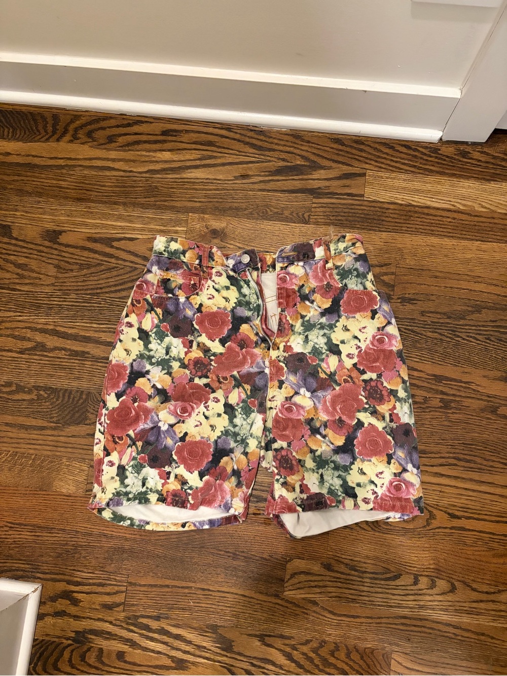 Not Guilty Vintage Floral Print Women's Shorts - Multi Color